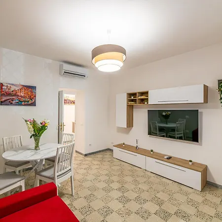 Domvs Quattro Venti * Rome